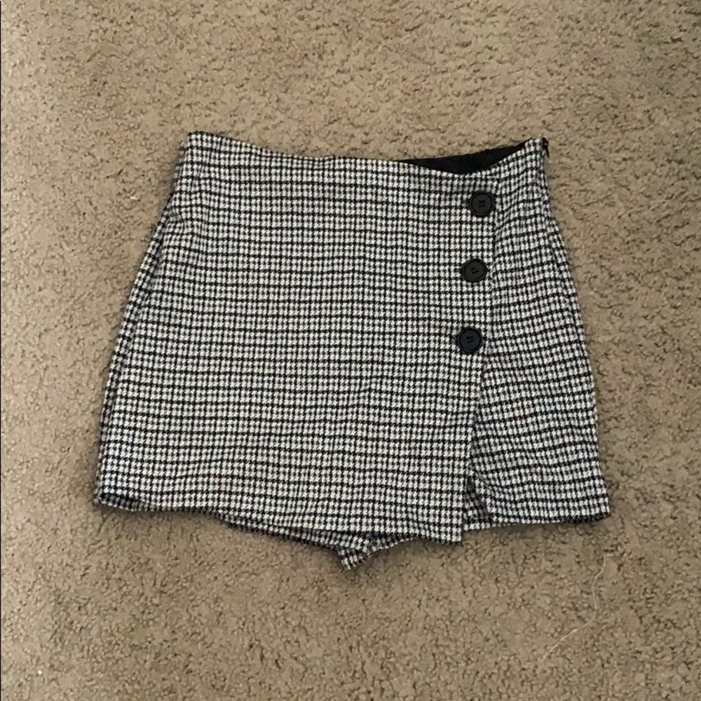 Black and White Skort